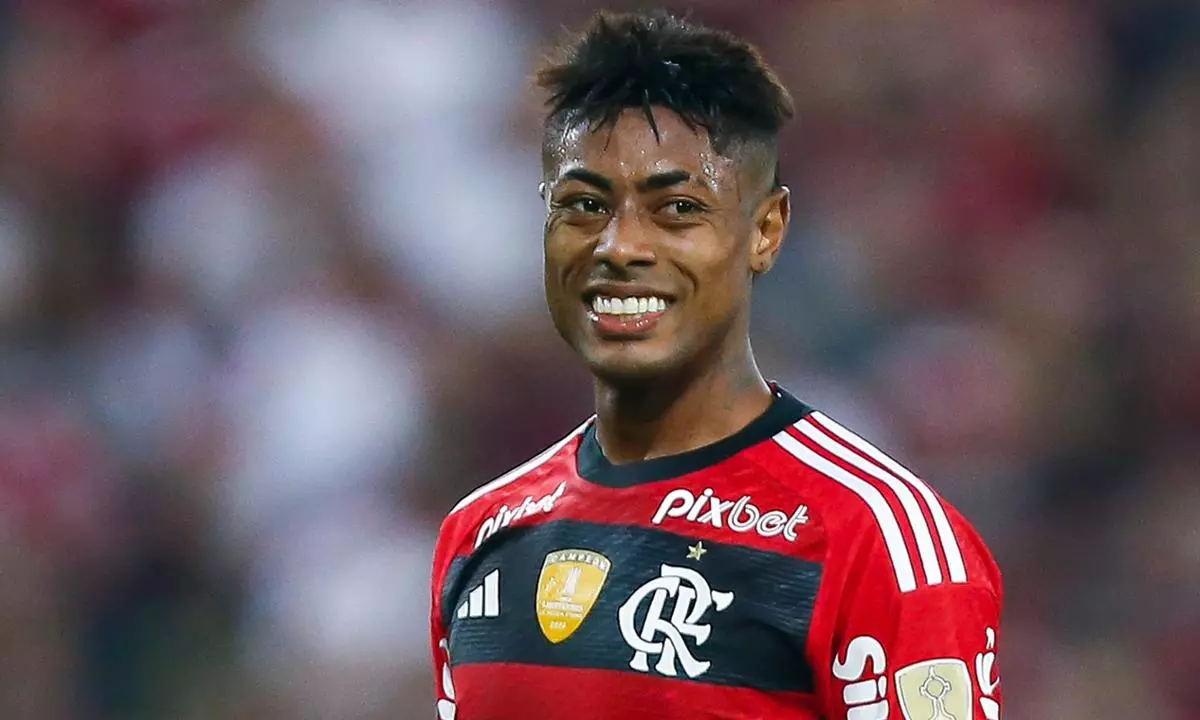 Em fim de contrato, Bruno Henrique é alvo de cinco clubes brasileiros