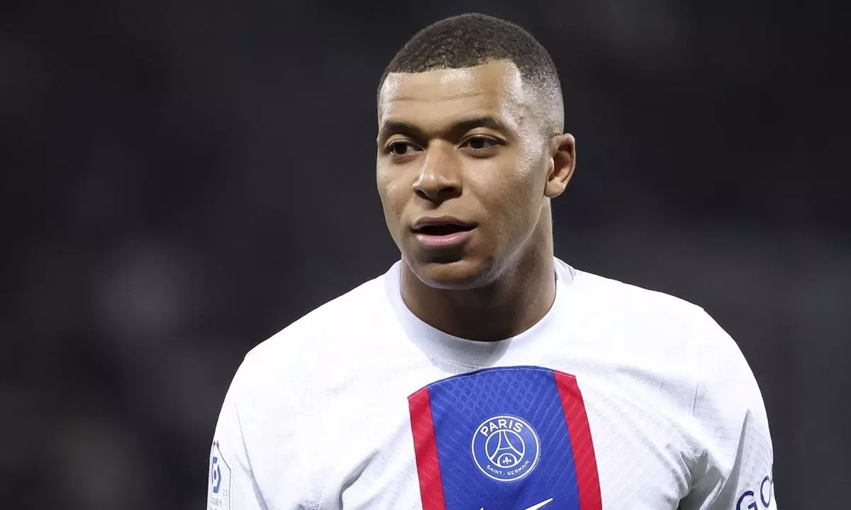 Sem acordo com Real, Mbappé aceita jogar em outro gigante europeu