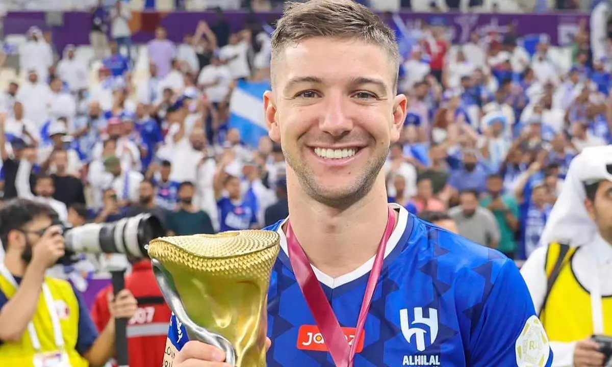 Família e Ramon Diaz aproximam Luciano Vietto de jogar no Vasco