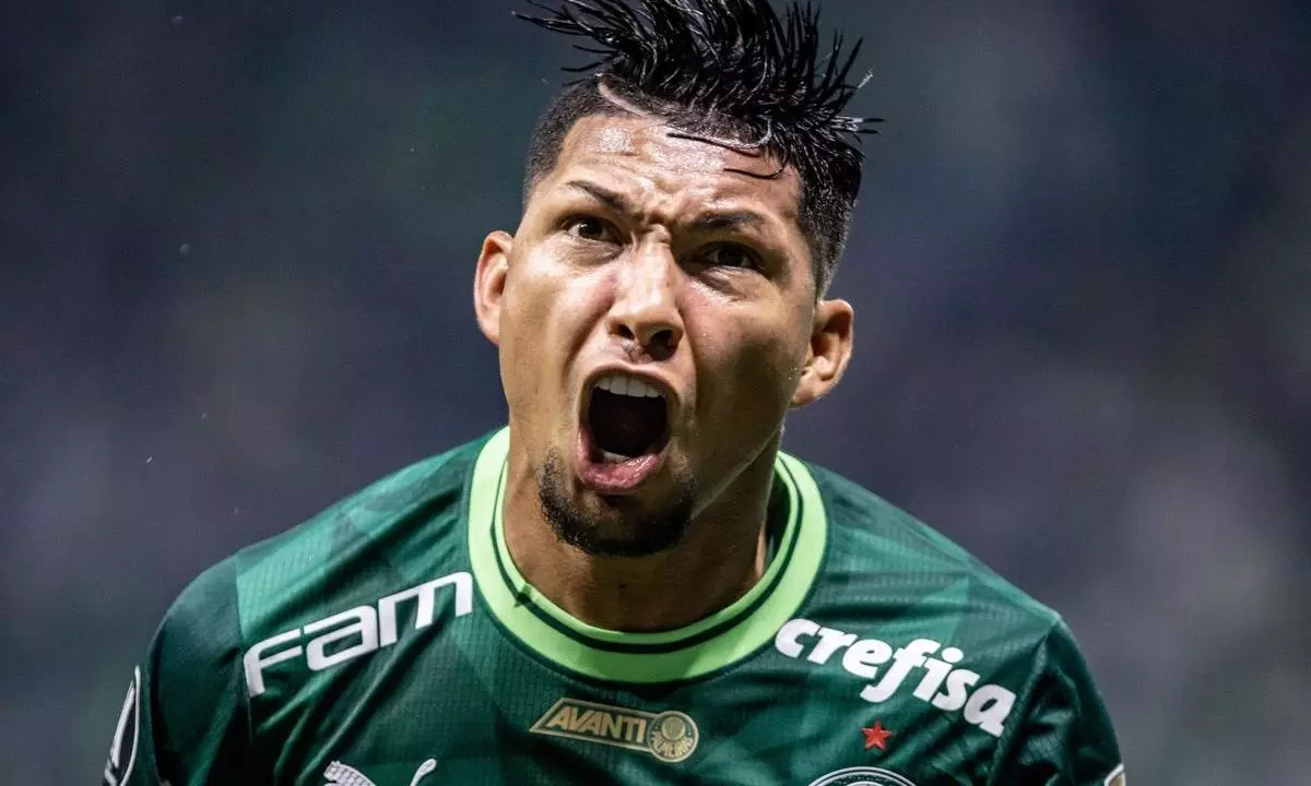 Rony balança com proposta recebida e comunica decisão ao Palmeiras