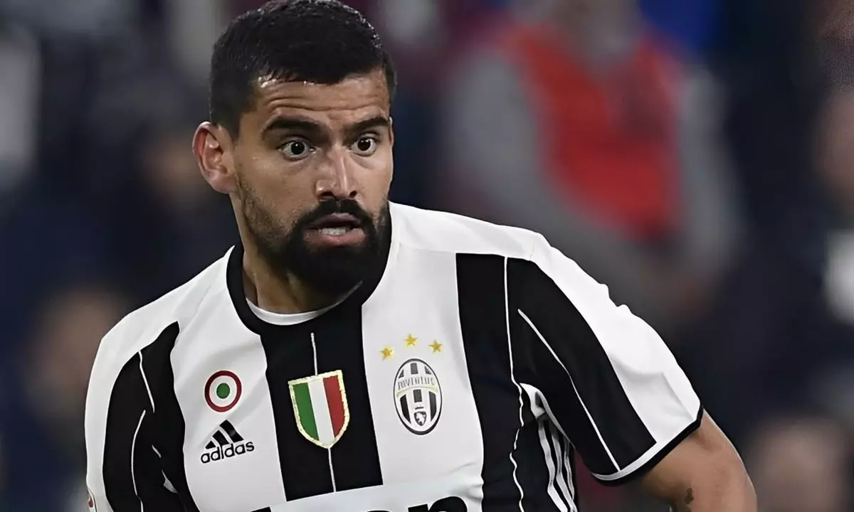 Ex-Juventus, Tomás Rincón é alvo de dois grandes clubes brasileiros
