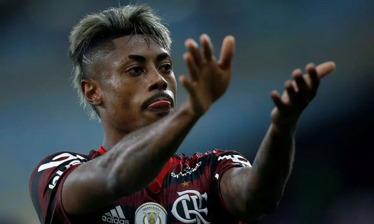 Bruno Henrique informa pedida salarial e gigante paulista toma decisão
