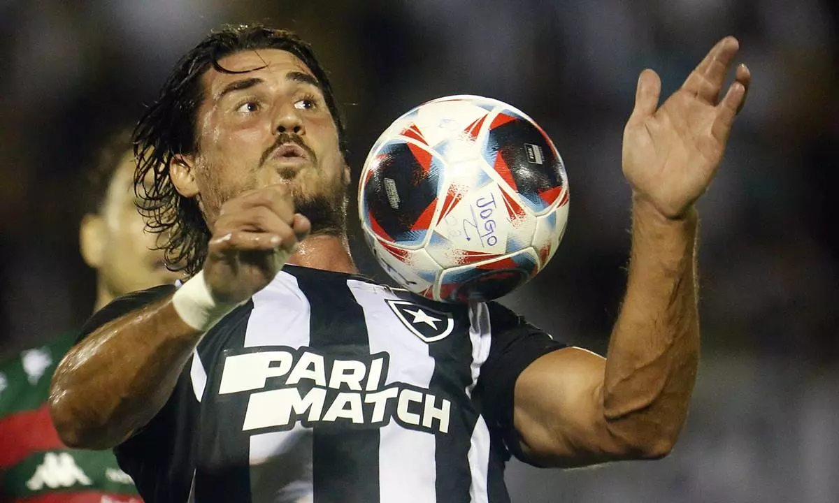 Destaque do Botafogo, Gabriel Pires vira alvo de Atlético-MG e Grêmio