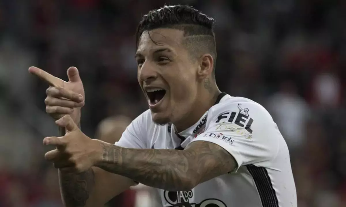 Corinthians se torna favorito para acertar com Guilherme Arana