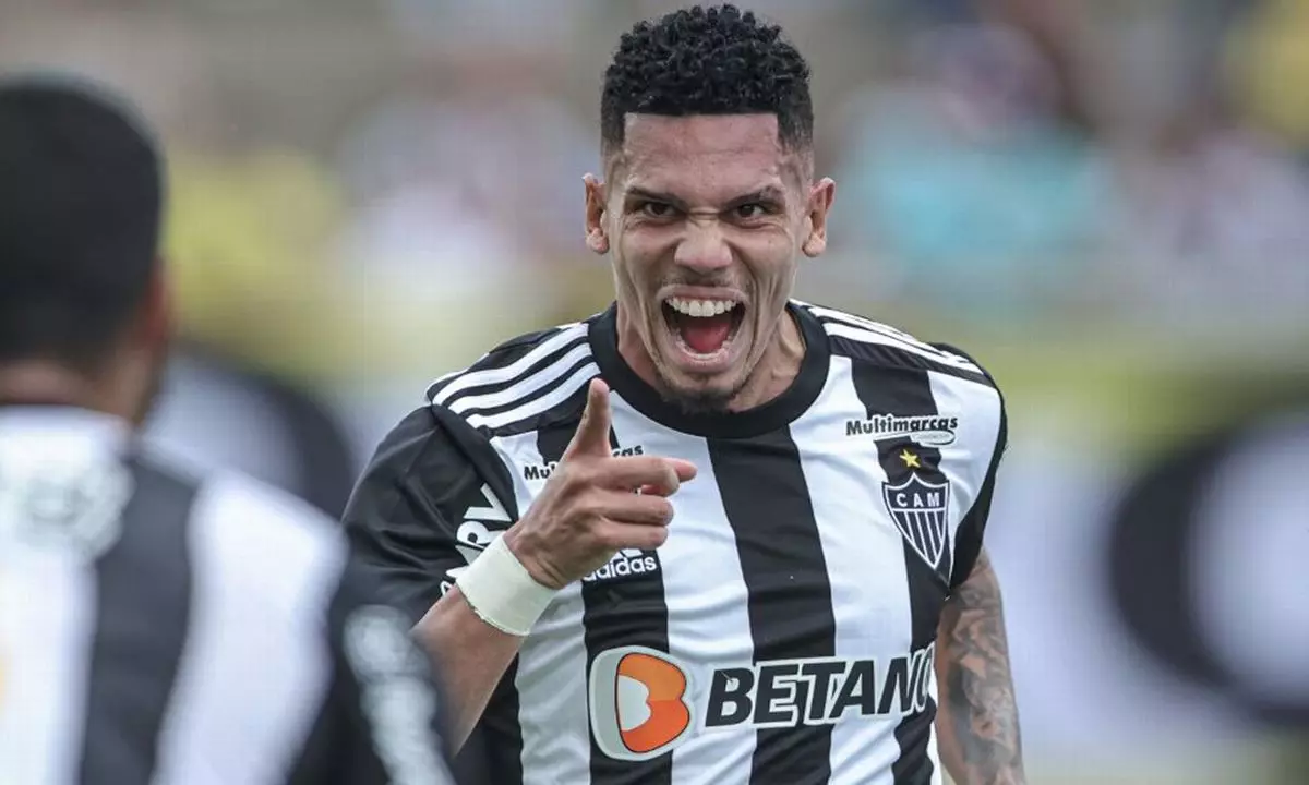 Em alta no Galo, Paulinho revela sondagem de outro gigante brasileiro