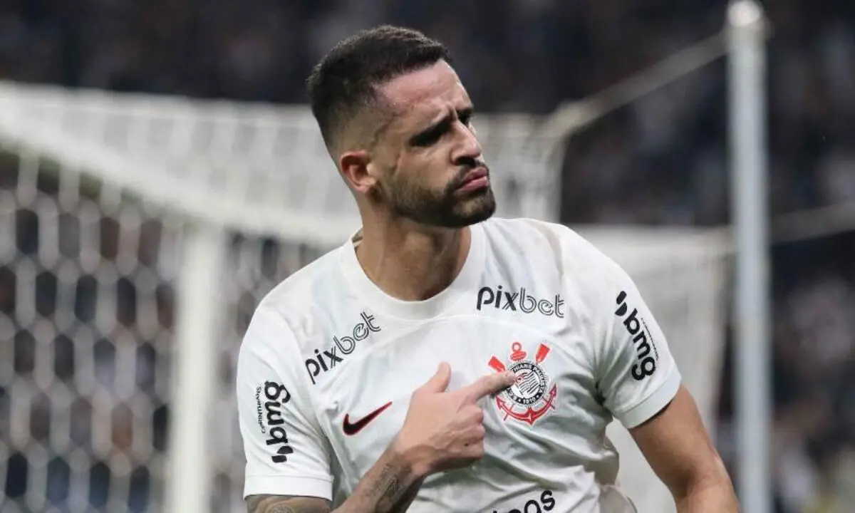 Renato Augusto faz exigências e alinha renovação com o Corinthians