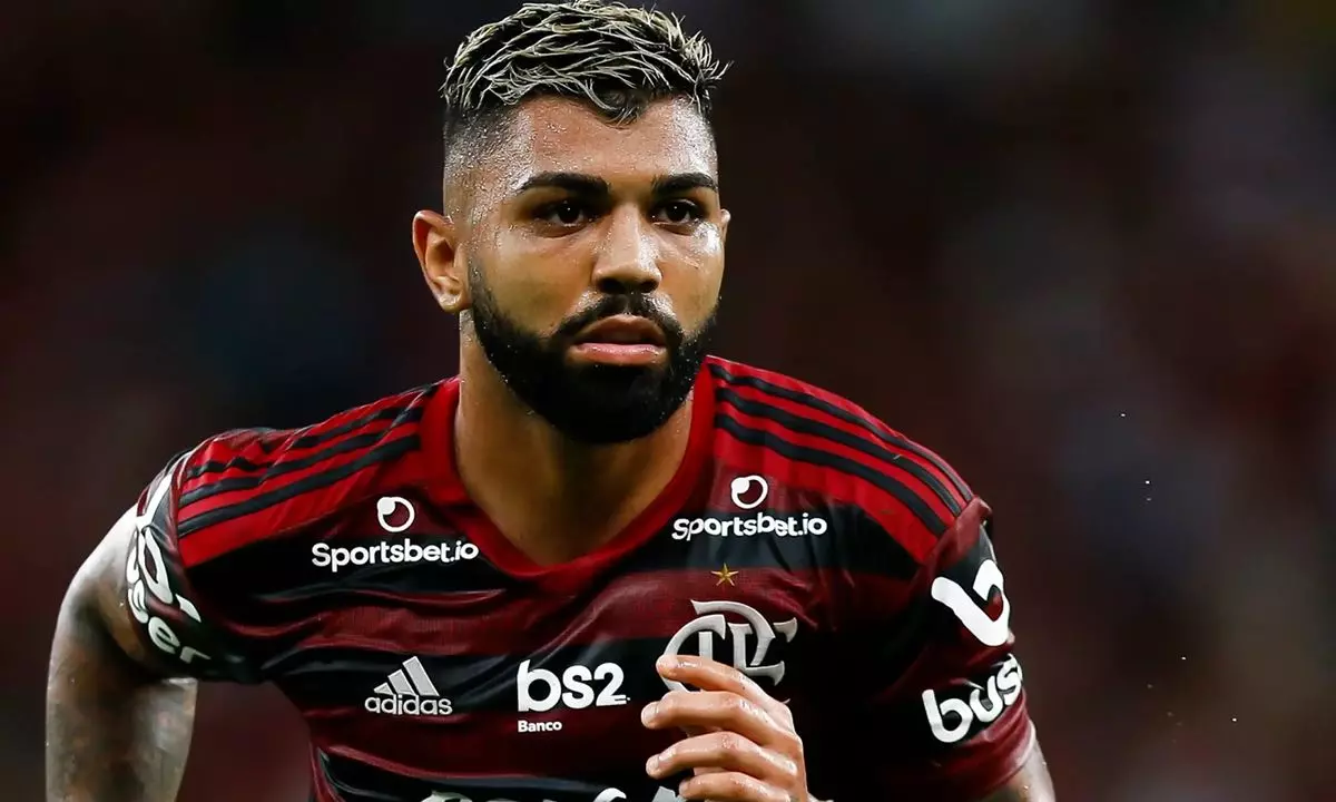 Com futuro incerto, Gabigol é citado em dois grandes do Brasileirão