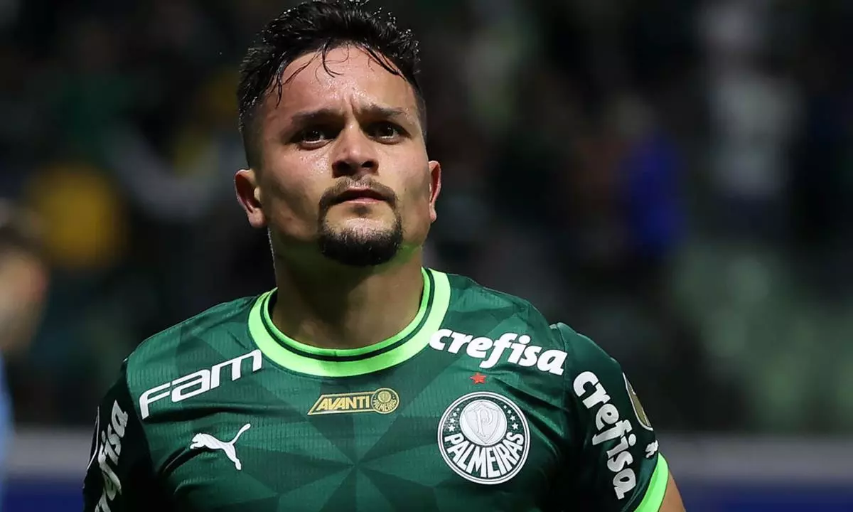 Em baixa com torcida do Palmeiras, Artur pode acertar com novo clube