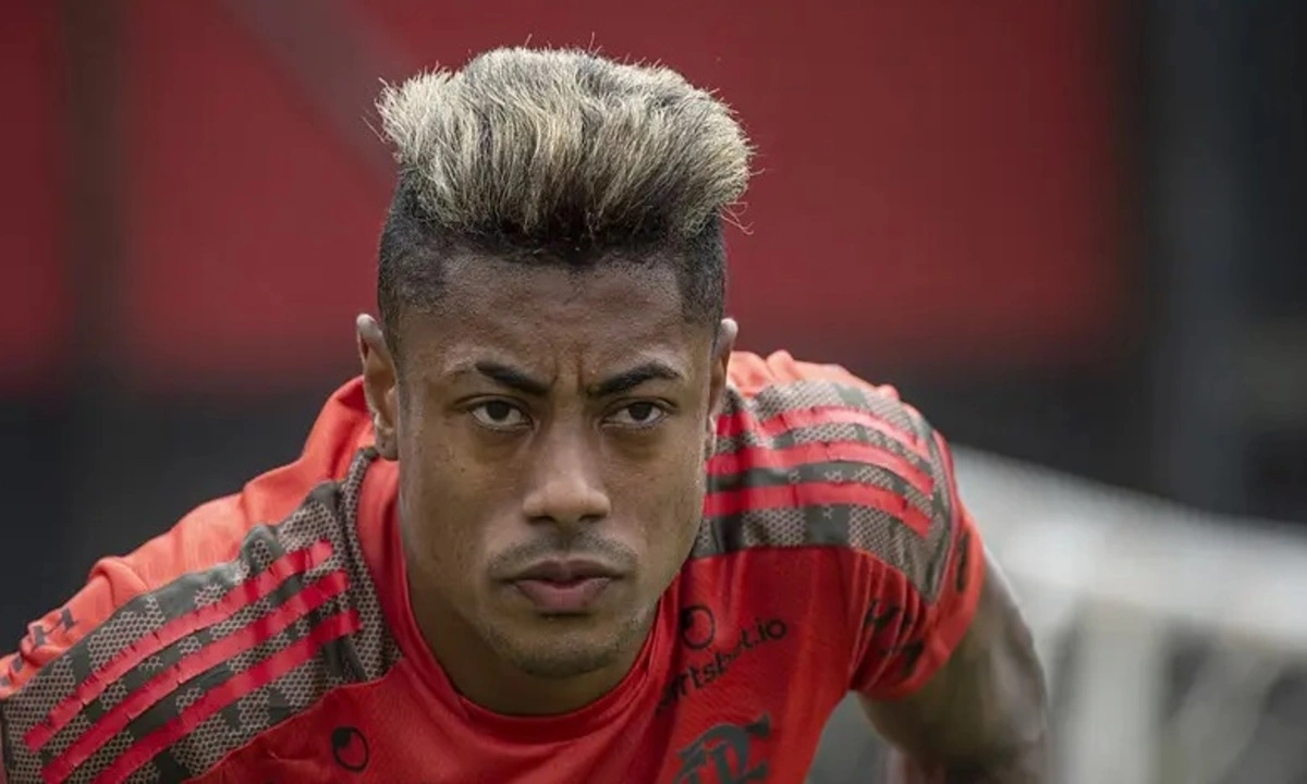 Bruno Henrique toma decisão sobre trocar o Flamengo por clube rival
