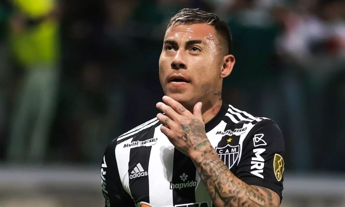 Eduardo Vargas toma decisão sobre possível ida para o Santos