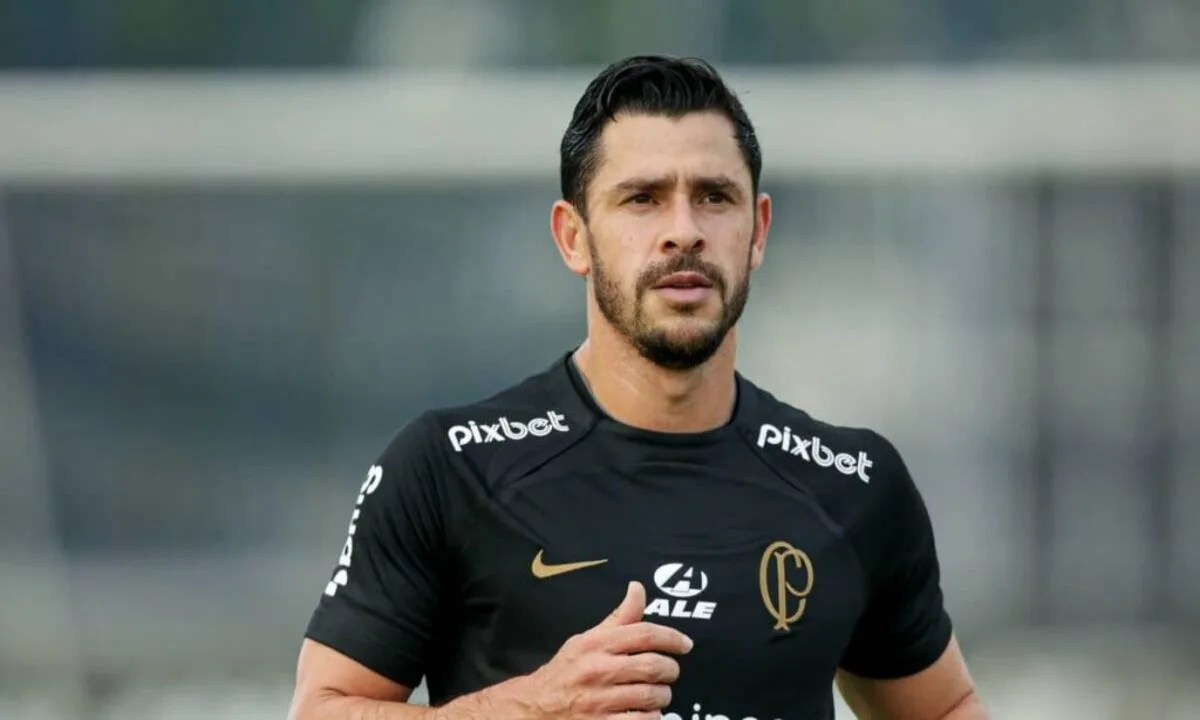 Fluminense demonstra interesse no meia Giuliano, do Corinthians