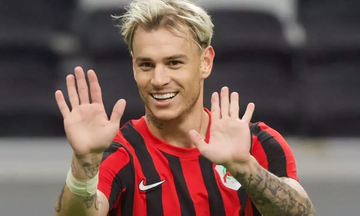 Em boa fase no Catar, Róger Guedes é monitorado pelo São Paulo