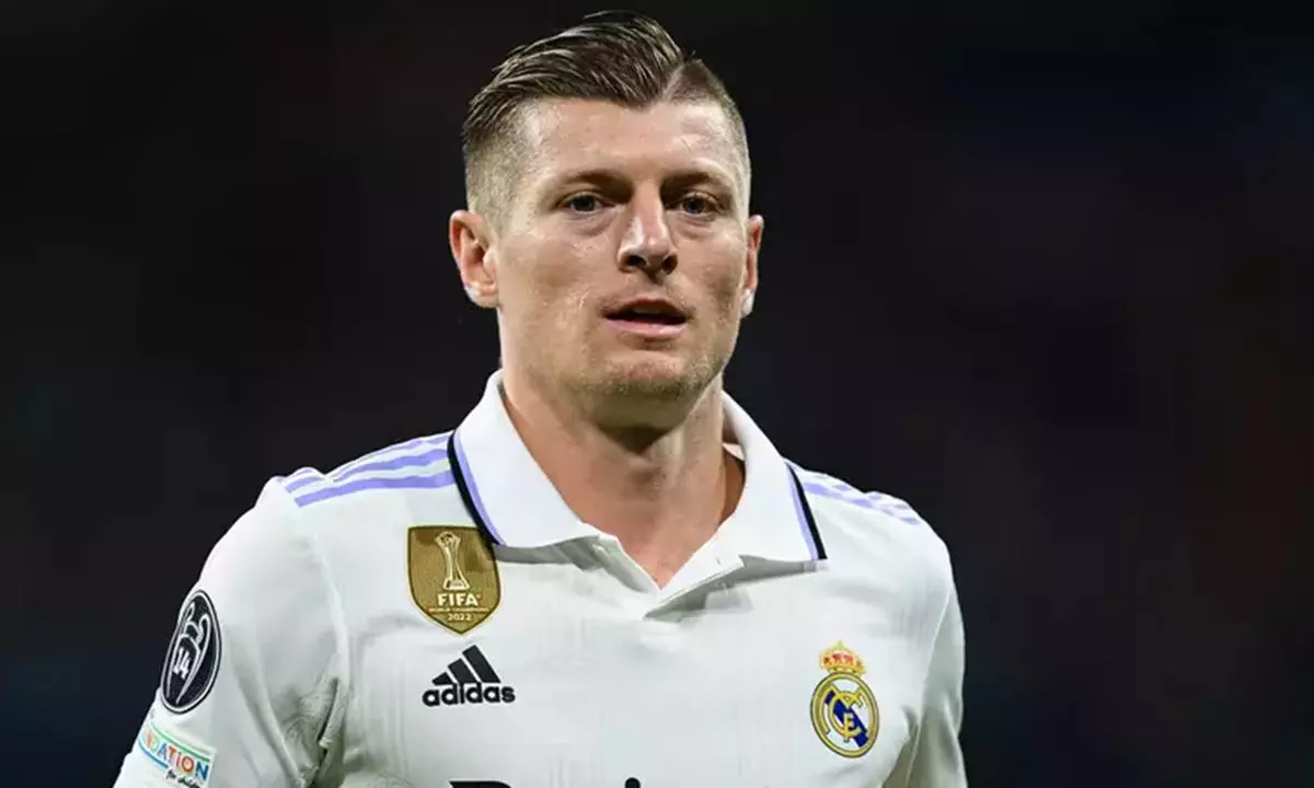 Gigante da Premier League planeja tirar Toni Kroos do Real Madrid
