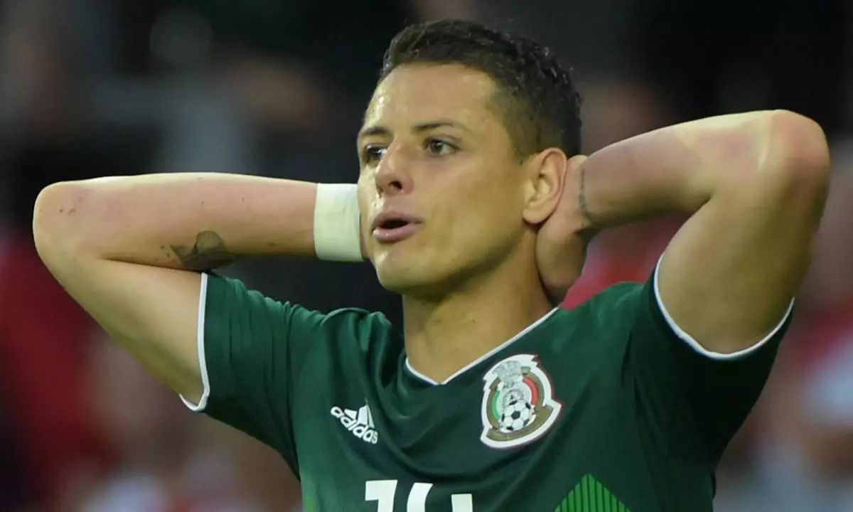 Ex-Real Madrid, Chicharito Hernández tem três possíveis destinos no Brasil