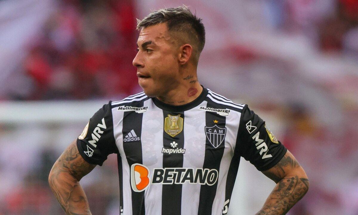 Liberado pelo Atlético-MG, Eduardo Vargas busca novo clube no Brasil