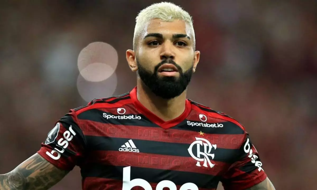 Corinthians busca investidor para ajudar na contratação de Gabigol