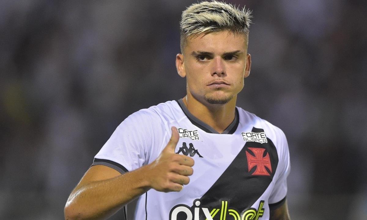 São Paulo inicia negociações com o atacante Gabriel Pec, do Vasco