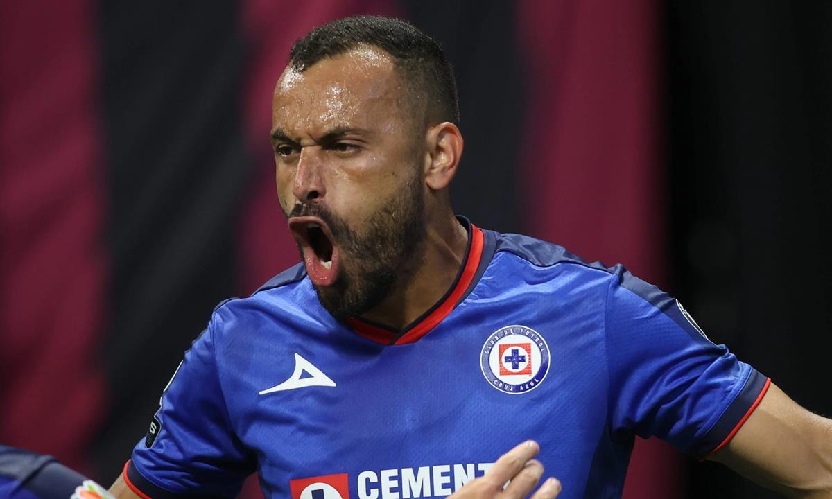 Moisés deve deixar o Cruz Azul-MEX e vira alvo de três clubes brasileiros