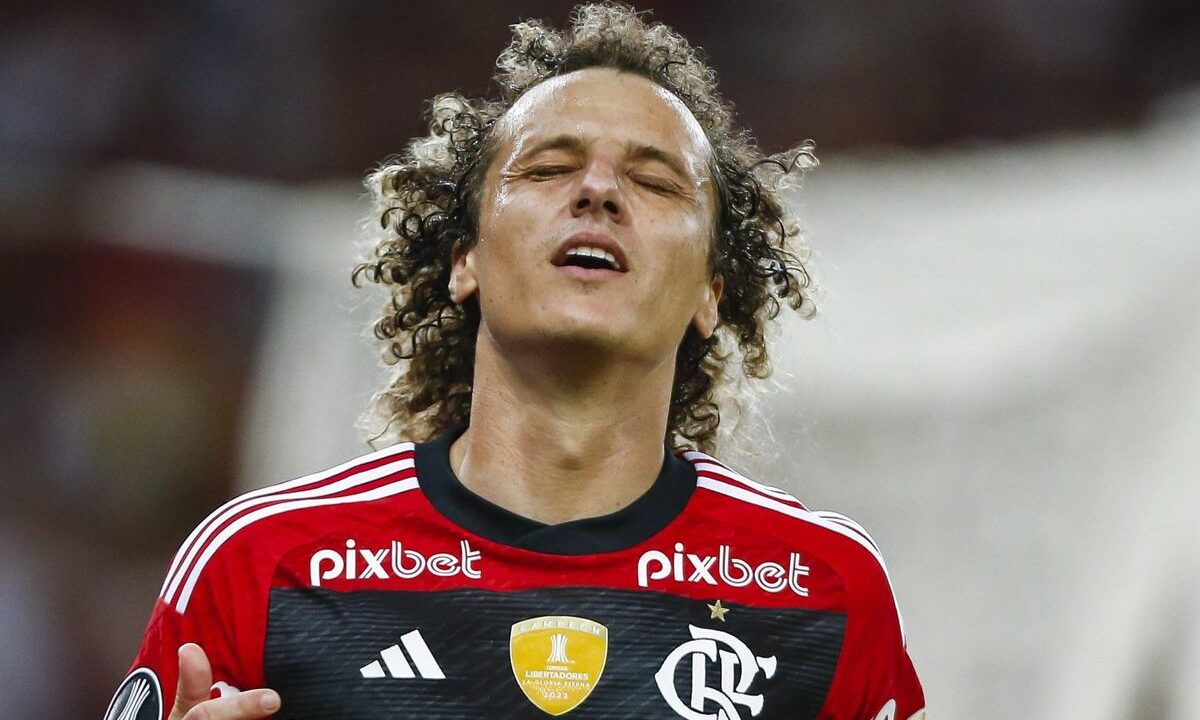 David Luiz pode deixar o Flamengo e tem proposta de rival do Brasileirão
