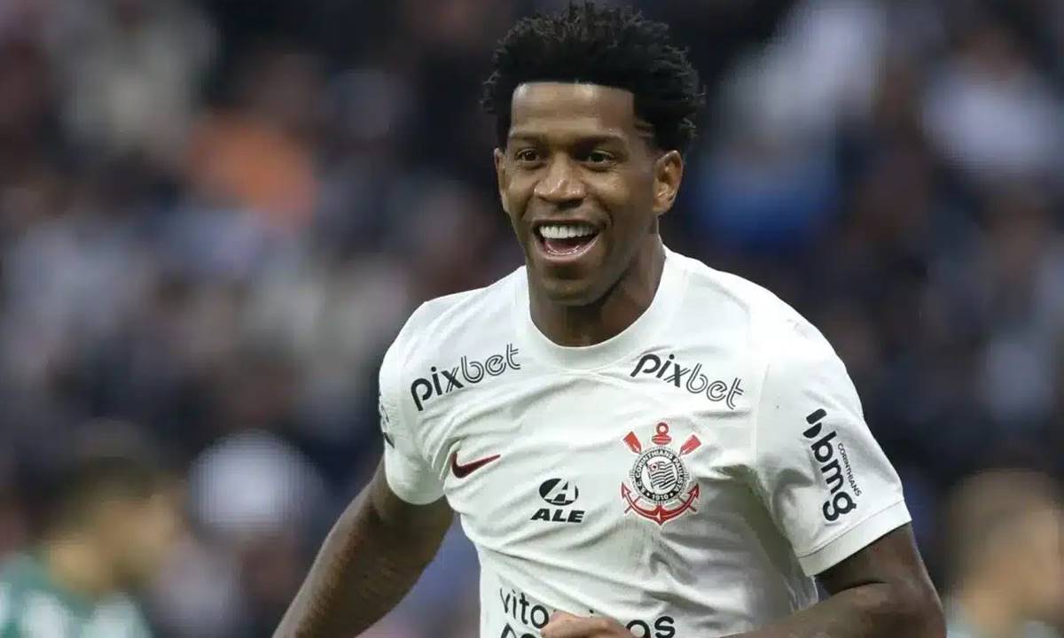 Santos encaminha a contratação do zagueiro Gil, de saída do Corinthians