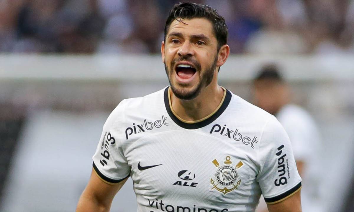 Liberado pelo Corinthians, Giuliano recebe proposta para jogar em rival
