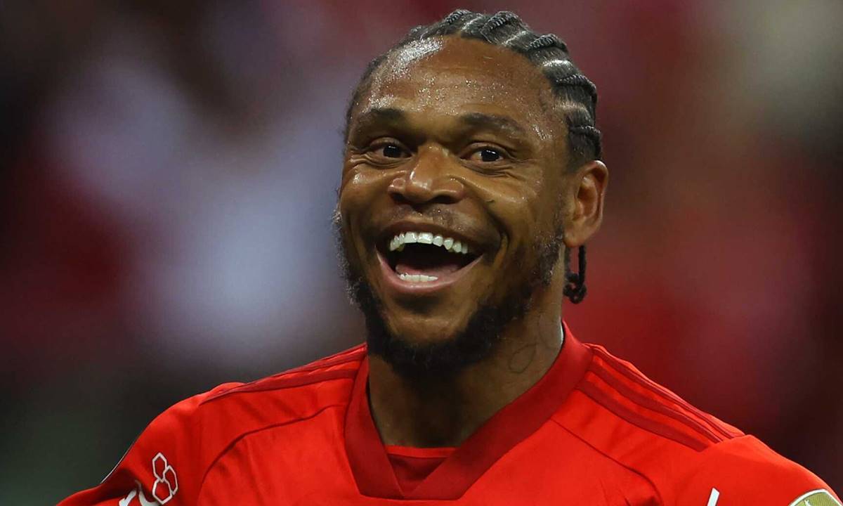 De saída do Inter, Luiz Adriano encaminha acerto com gigante paulista