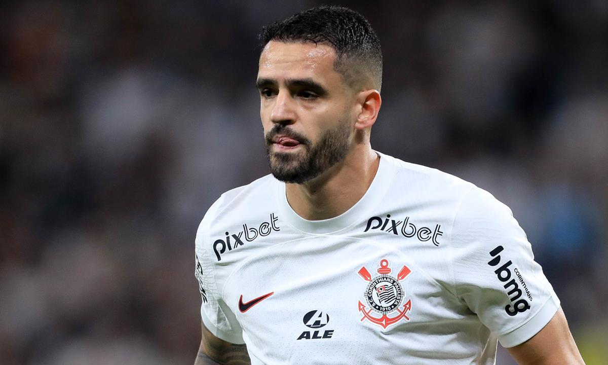 Corinthians se irritou com acerto de Renato Augusto com Fluminense
