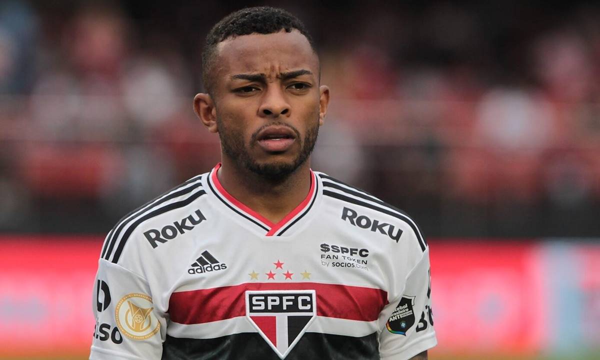 Dois clubes rivais do São Paulo tem interesse no lateral Welington