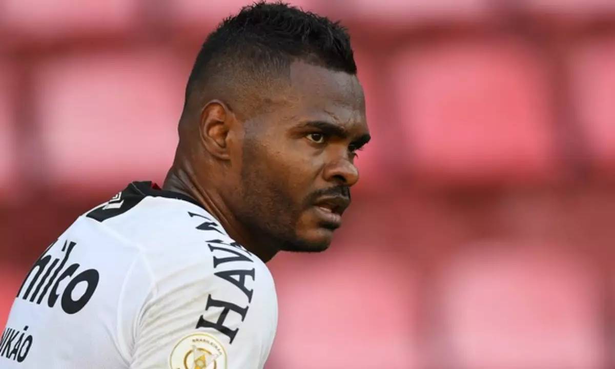 Nikão pede liberação do São Paulo e deve reforçar outro clube brasileiro