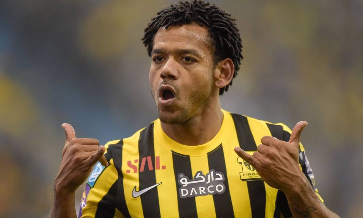 Romarinho está de saída do Al-Ittihad e analisa opções para seu futuro