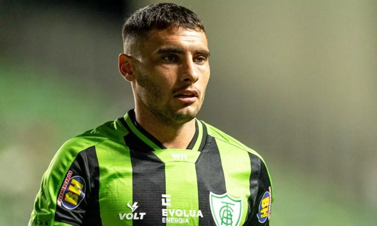 Emmanuel Martínez, do América-MG, é alvo do Santos para a temporada