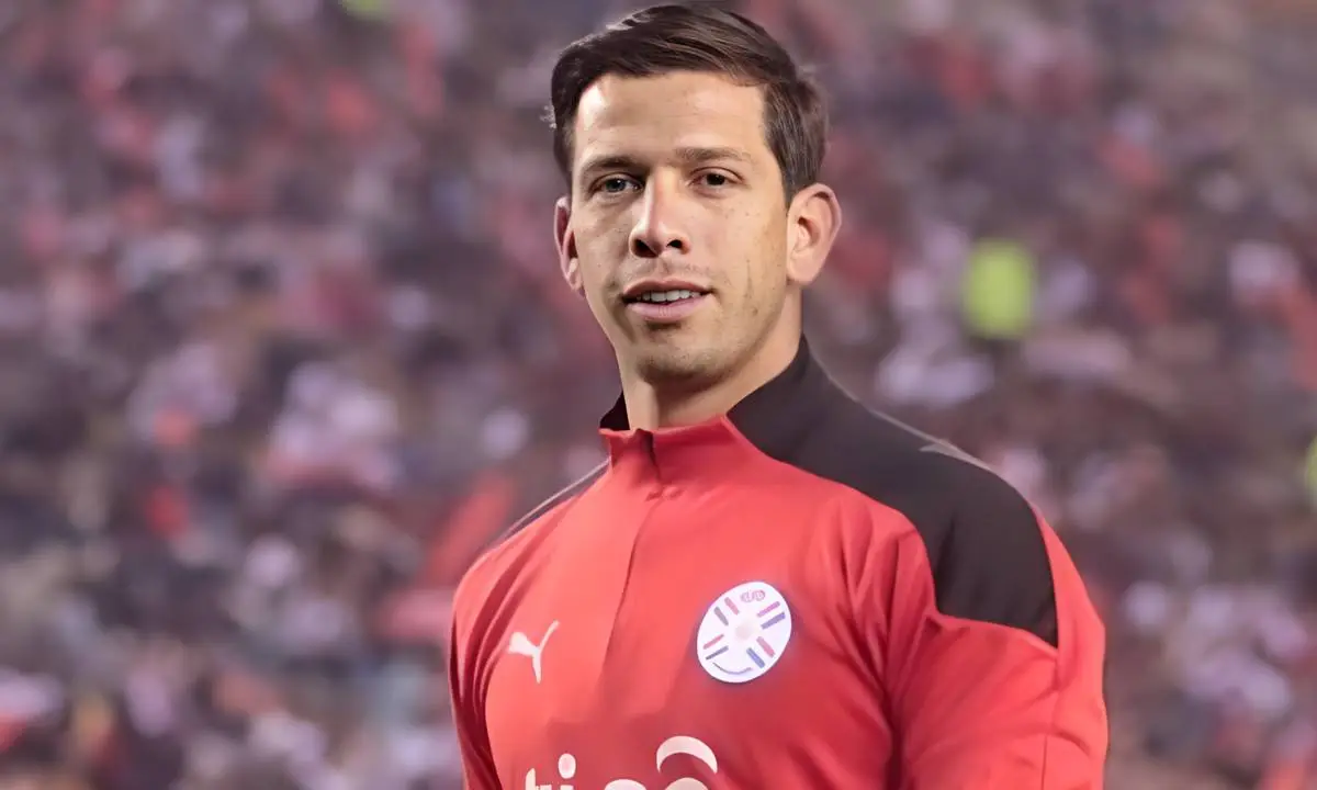 Fluminense e Internacional disputam goleiro paraguaio Juan Espínola
