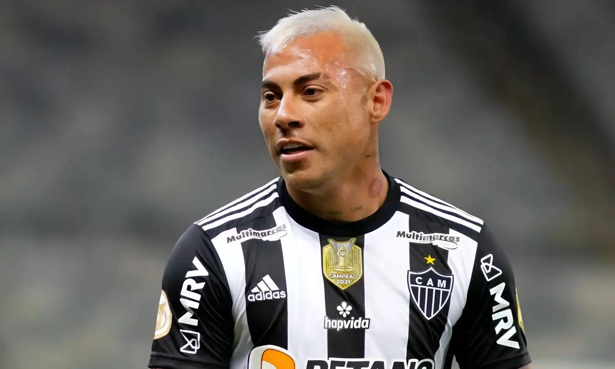 Atlético-MG oferece Eduardo Vargas ao Santos em troca por jogador