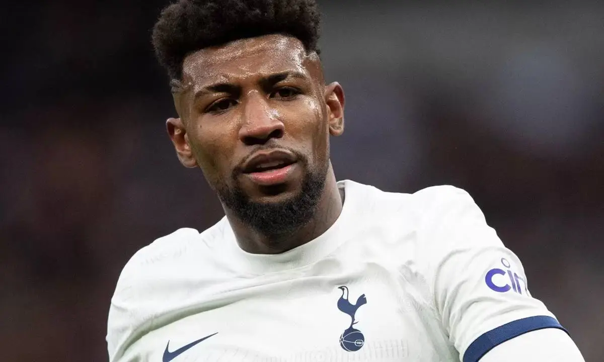 Lateral do Tottenham, Emerson Royal revela o desejo de jogar no Santos