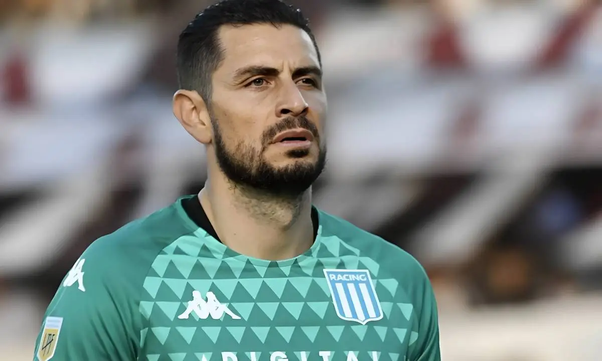 A pedido de Coudet, Internacional negocia com chileno Gabriel Arias