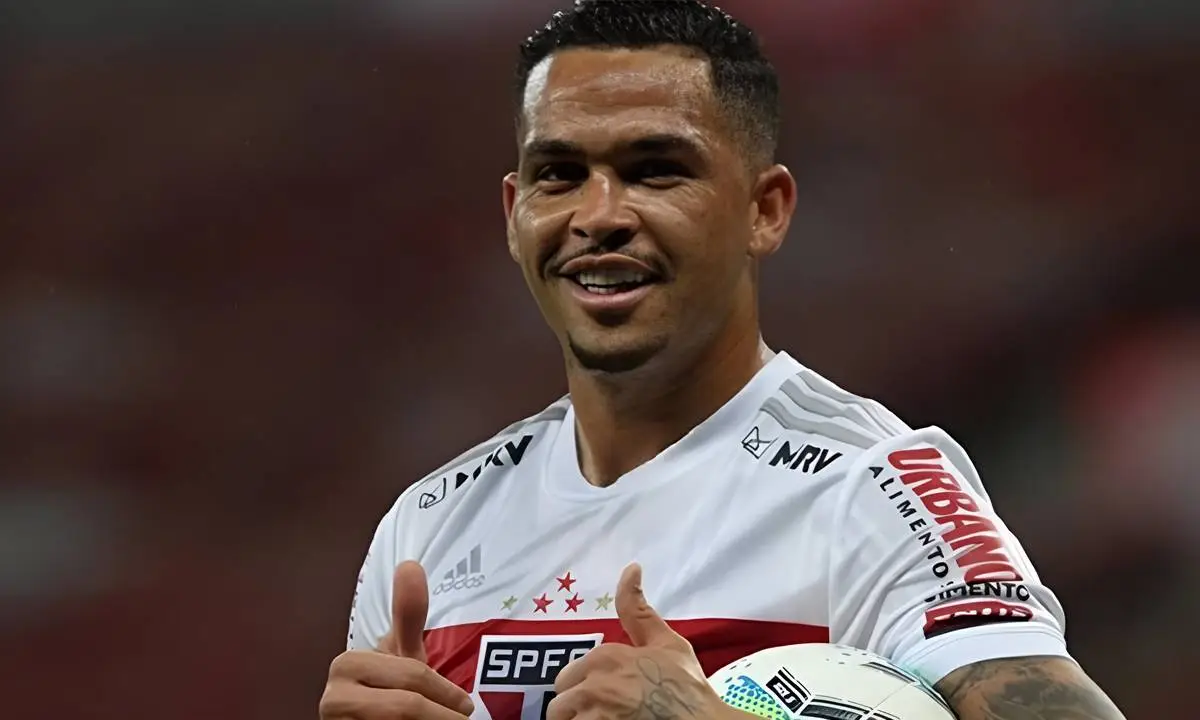 São Paulo é sondado por rival do Brasileirão sobre o atacante Luciano