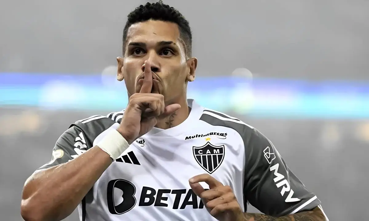 Paulinho de saída do Galo