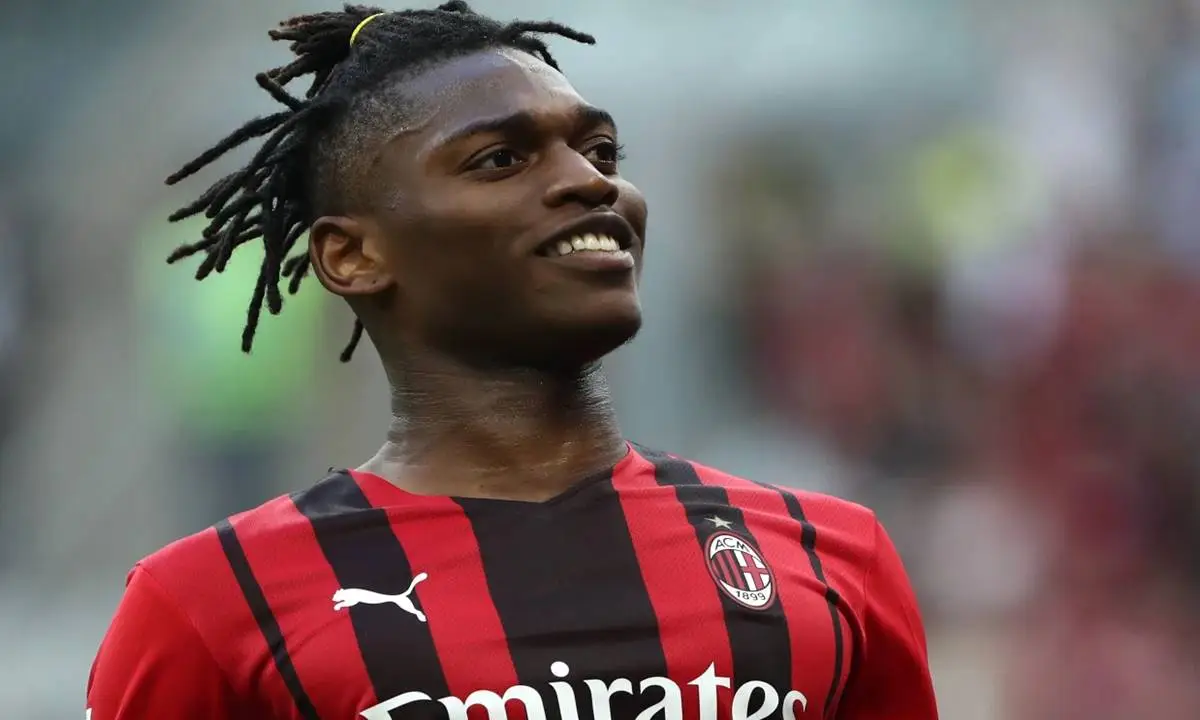 Gigante inglês surpreende e oferece 150 mi de euros por Rafael Leão