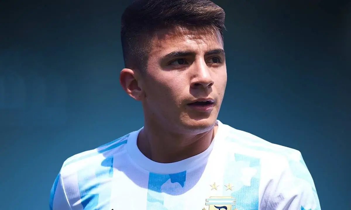 Botafogo pode pagar R$107 mi pelo meia argentino Thiago Almada