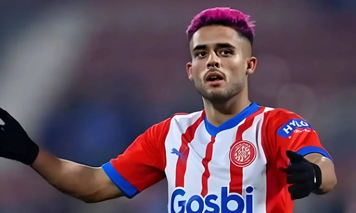 Destaque na La Liga, Yan Couto pode desembarcar na Premier League