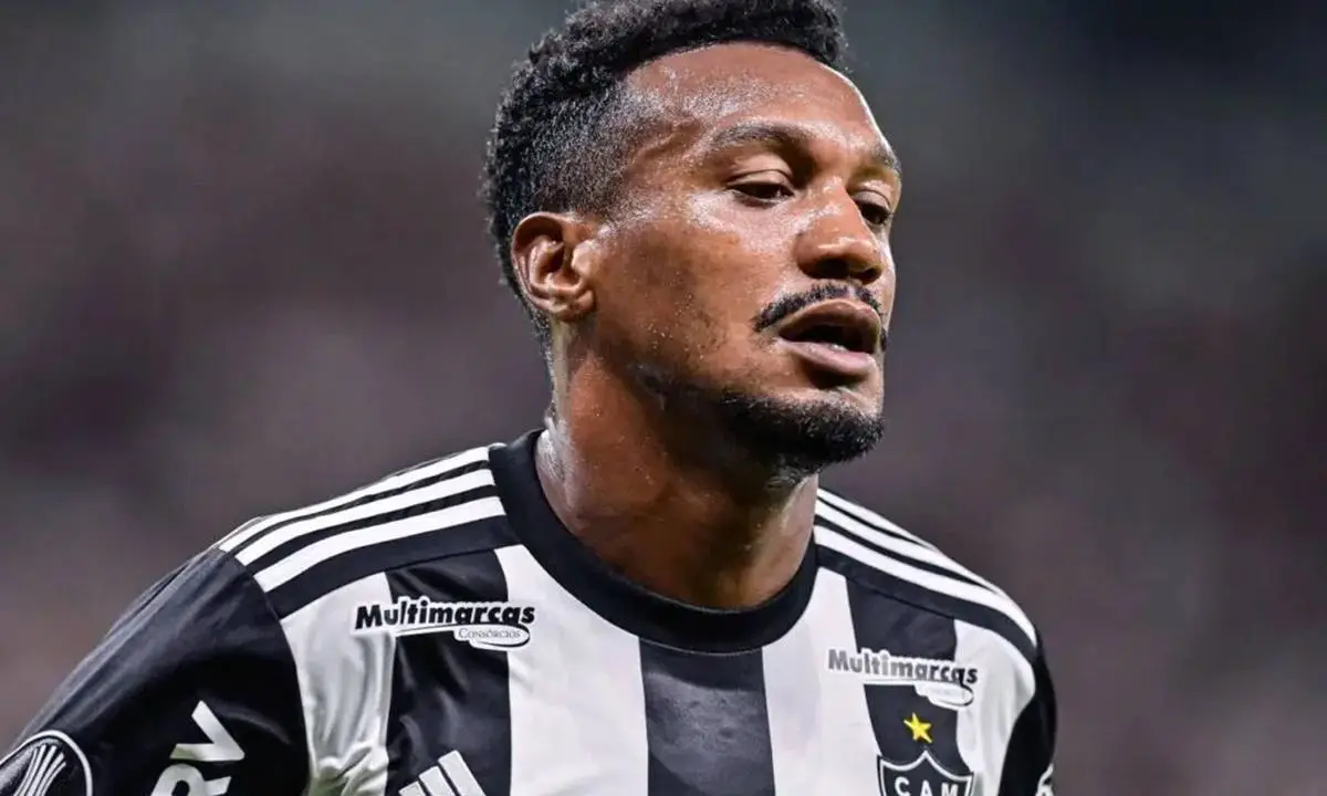 Grêmio negocia a contratação do meia Edenilson, do Atlético-MG