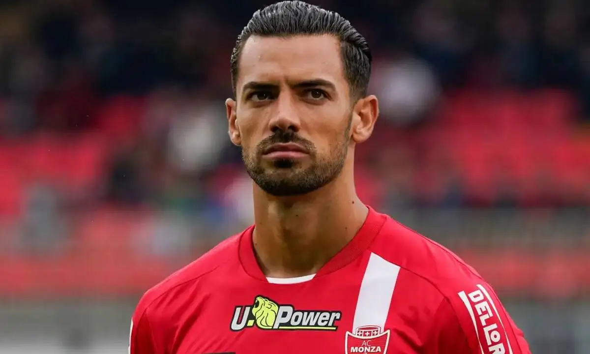 Ex-Fla, espanhol Pablo Marí é procurado por dois rivais do Brasileirão