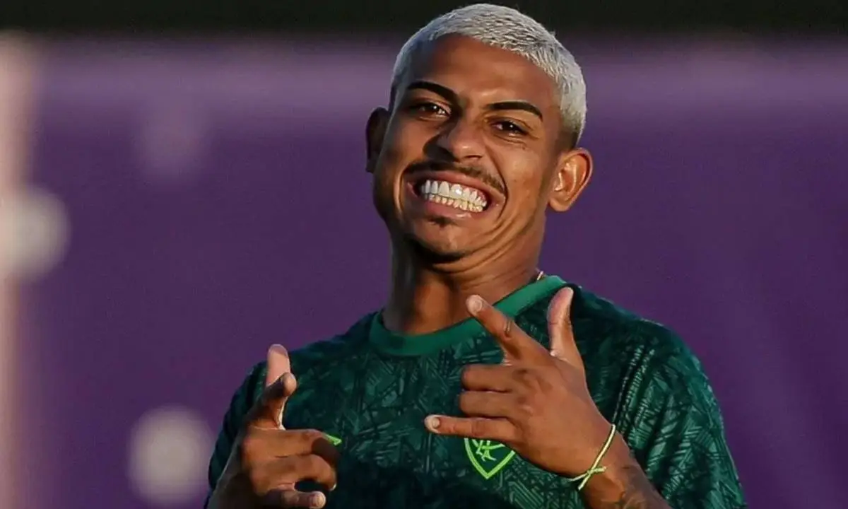 Fluminense define valor para vender John Kennedy para clube rival