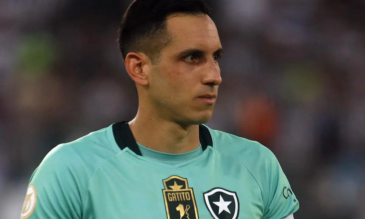 Gatito Fernandéz tem boa proposta e pode deixar o Botafogo