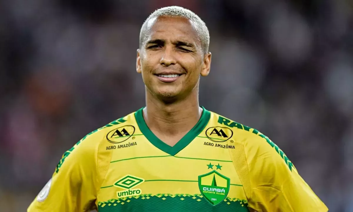 Deyverson é oferecido ao Fluminense e Mano Menezes toma decisão