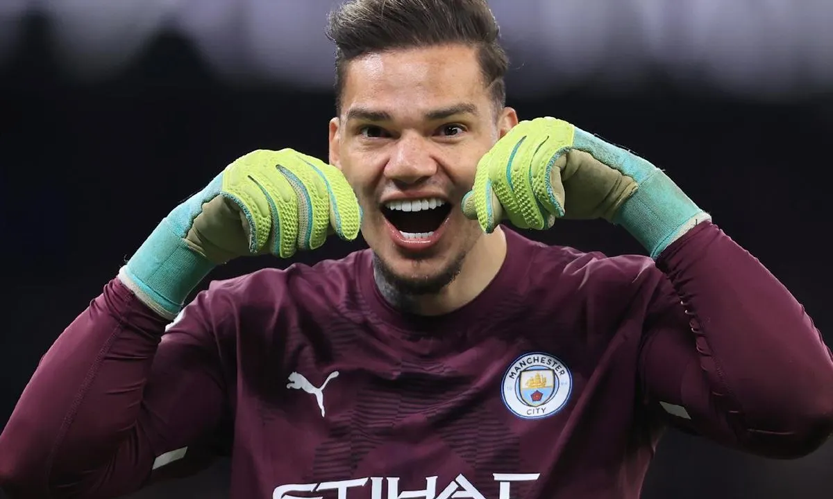 Ederson encaminha acerto com novo clube e deve deixar o City