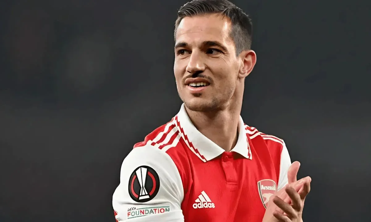 Ex-Arsenal, Cedric Soares está perto de reforçar gigante brasileiro