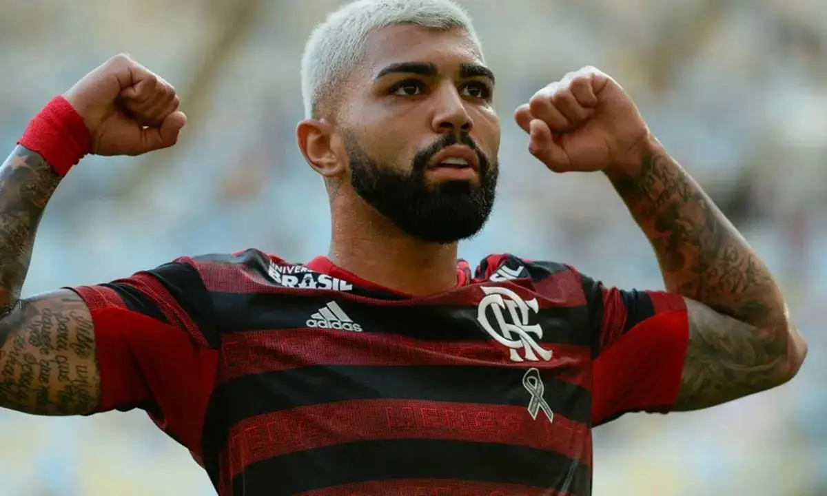 Gabigol se anima com contatos e diz condição para voltar ao Santos