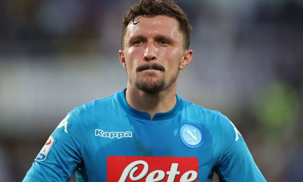 Lateral do Napoli, português Mário Rui está perto de jogar o Brasileirão