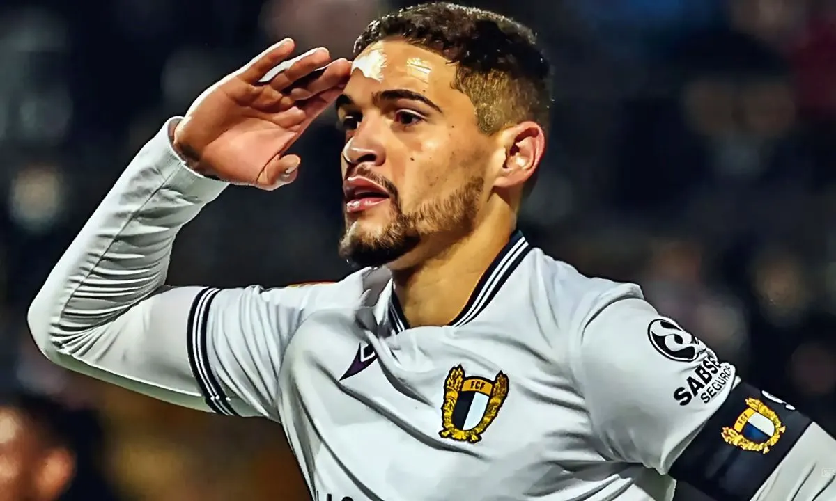 Santos negocia com zagueiro Riccieli, destaque do futebol português